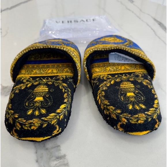 Versace Baroque Print Bath Slippers - Picture 3 of 6